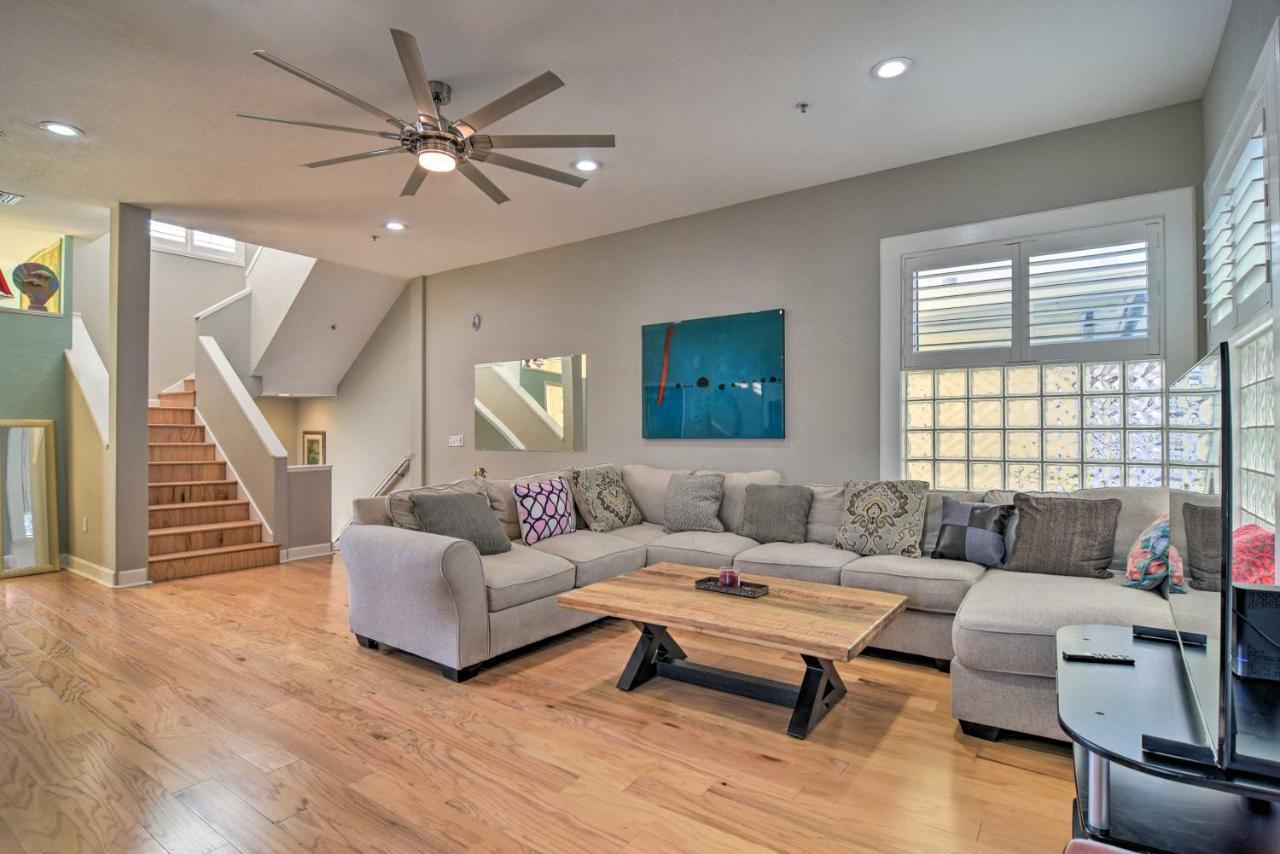 Coastal Sea Side Townhome - Walk To Beach! Clearwater Beach Eksteriør billede